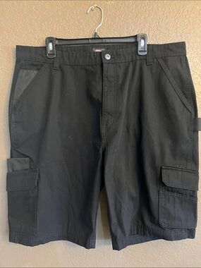 Dickies Black Men's Cargo Shorts - Utility Pocket Design
